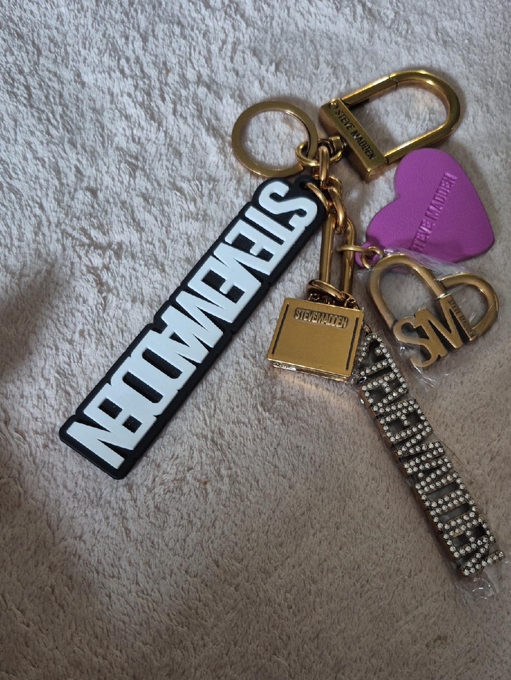 Steve Madden Purple Heart & Gold Logo Keychain Charm. NWOT.
